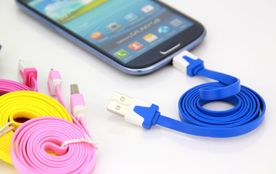 選擇多彩Micro USB數(shù)據(jù)線 連接手機與個性飾品的橋梁